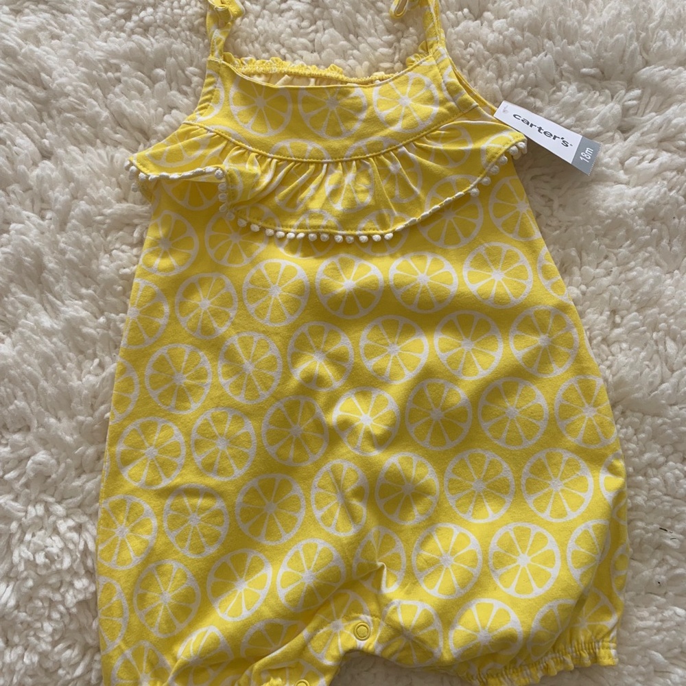 🌈Carter’s Romper NWT size 18m